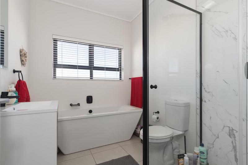 2 Bedroom Property for Sale in The Huntsman Western Cape